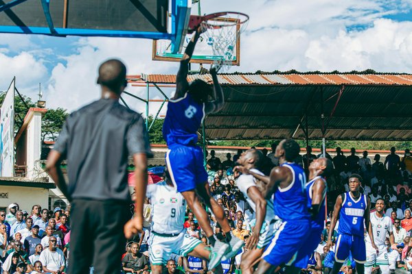 Welche grundlegenden Kampftechniken sollte man kennen?